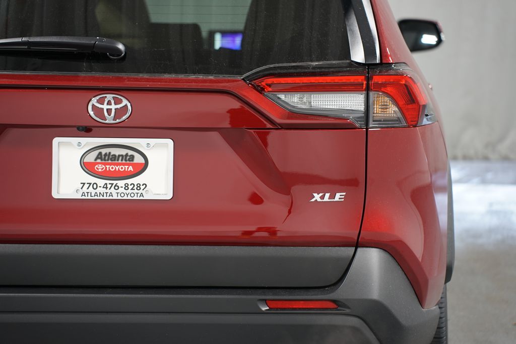 2025 Toyota RAV4 XLE Premium 10