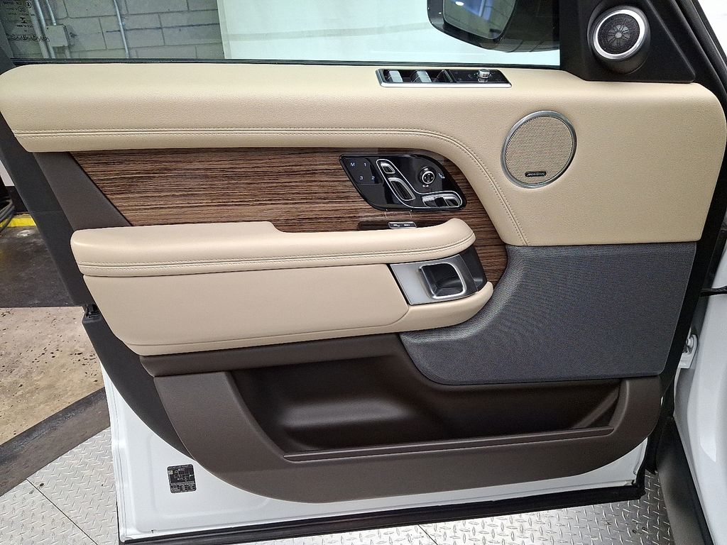 2020 Land Rover Range Rover HSE 13