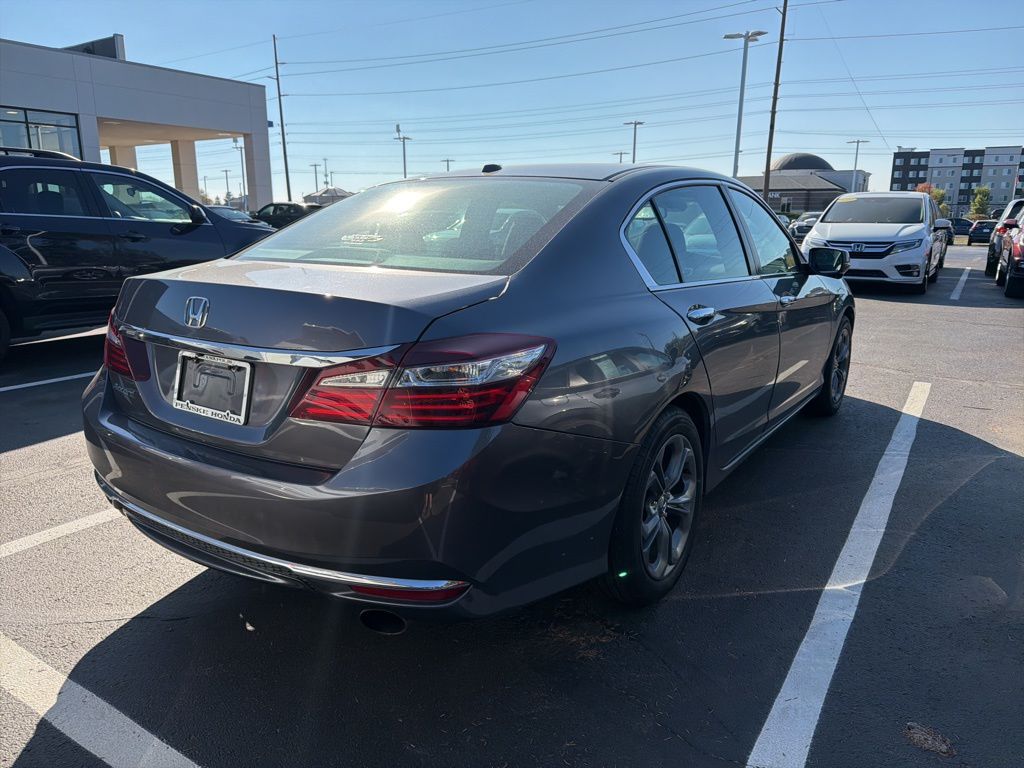 Thumbnail: 2017 Honda Accord - 3