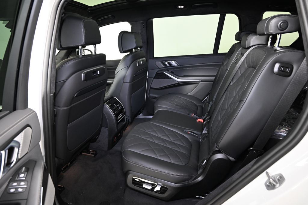 2026 BMW X7 xDrive40i 24