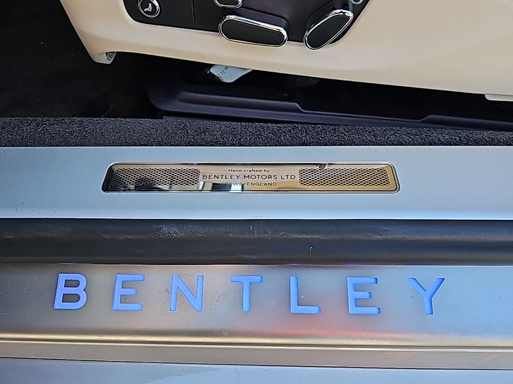 2022 Bentley Continental GT V8 18