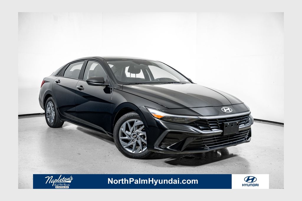 Abyss Black 2024 Hyundai Elantra Sedan Front-Wheel Drive Continuously Variable Transmission