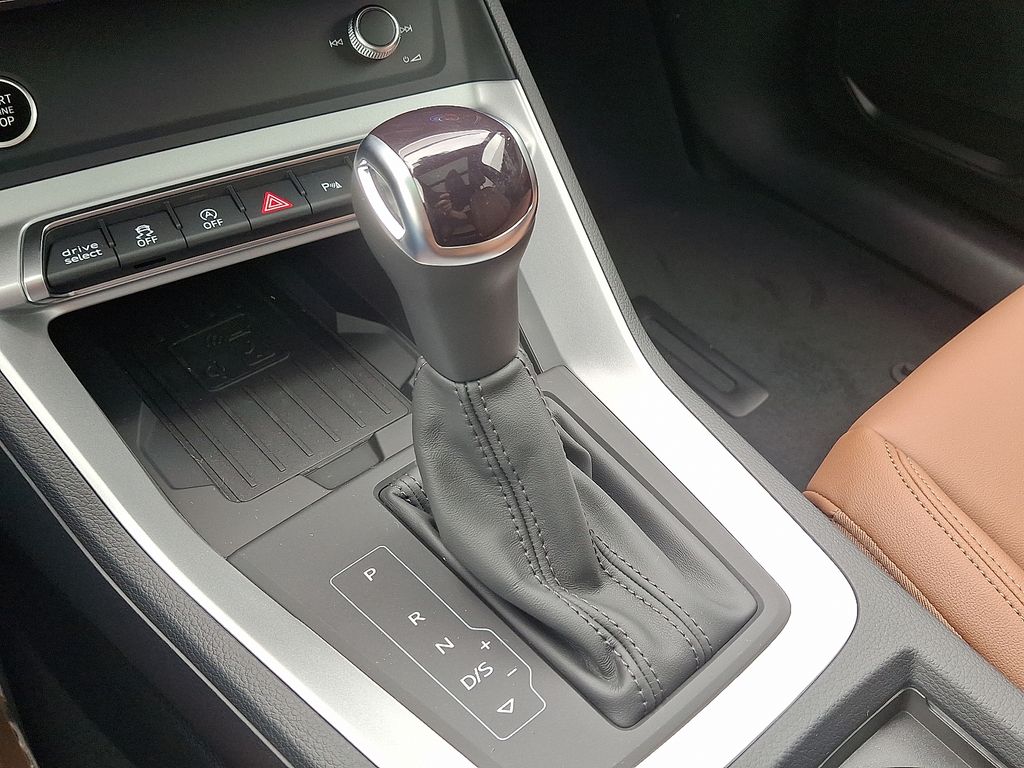 Thumbnail: 2025 Audi Q3 - 12