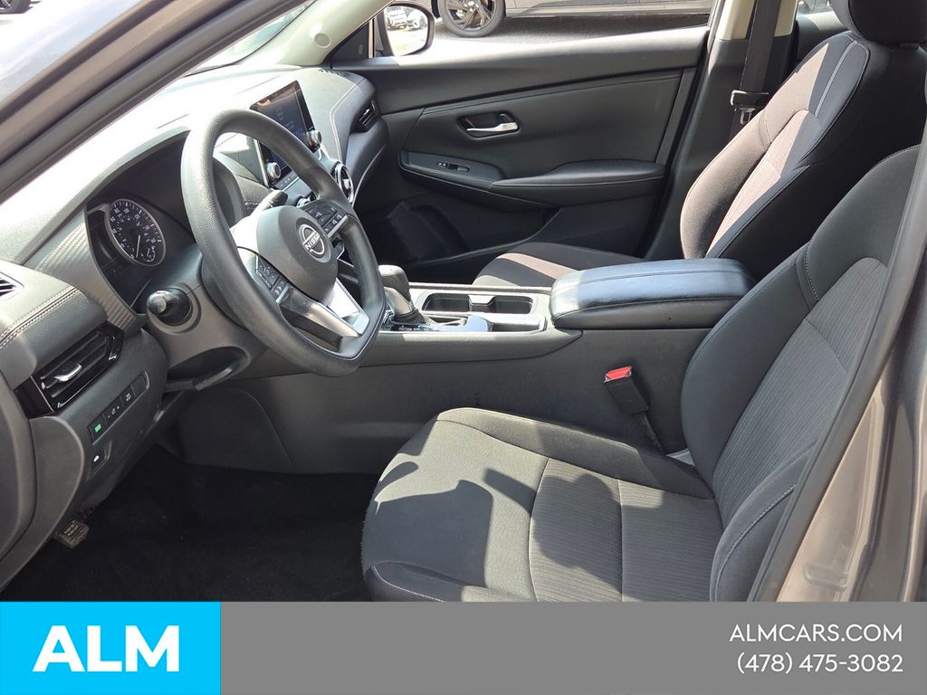 Used 2024 Gray Nissan SV image 6