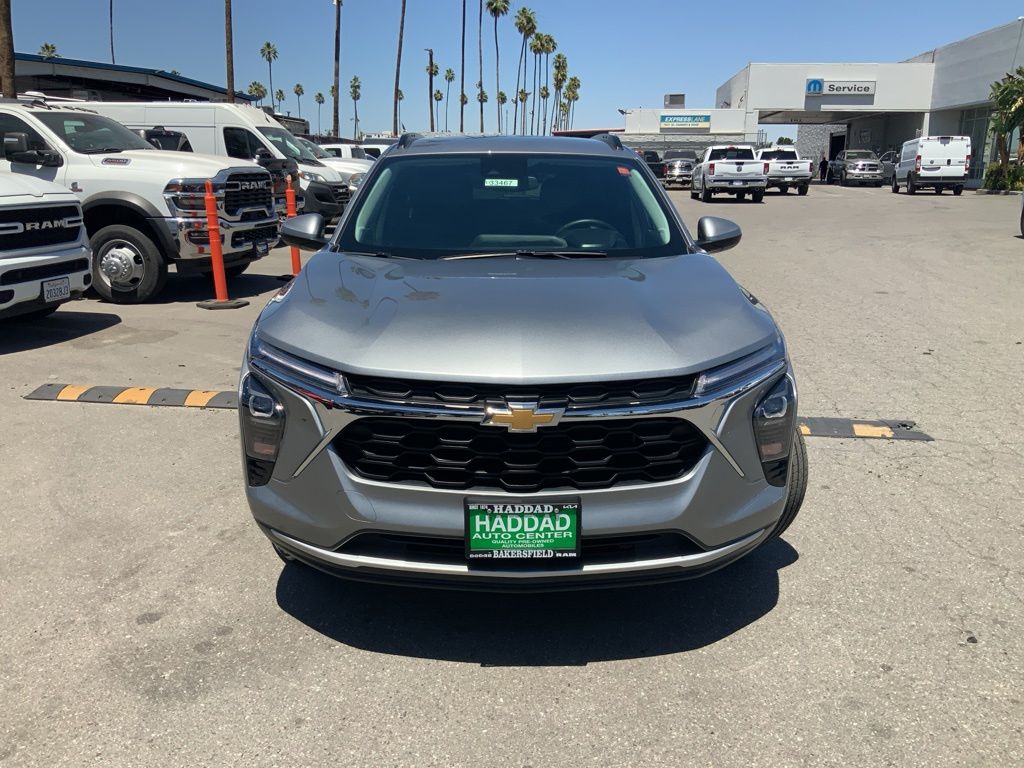 2025 Chevrolet Trax LT's photo