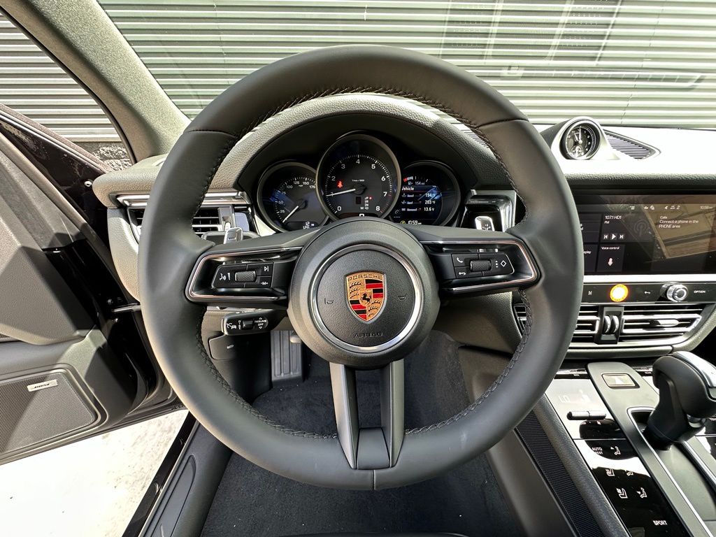 Thumbnail: 2026 Porsche Macan - 24