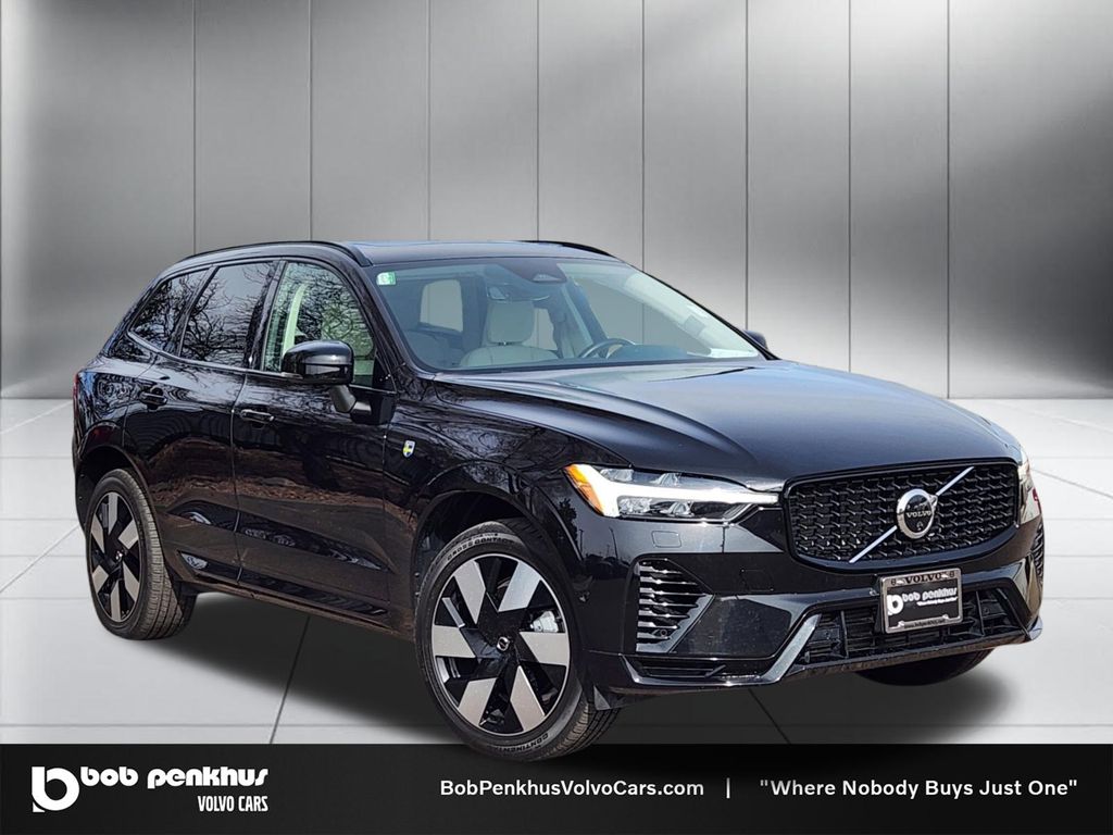 2025 Volvo XC60 Plug-In Hybrid T8 Plus