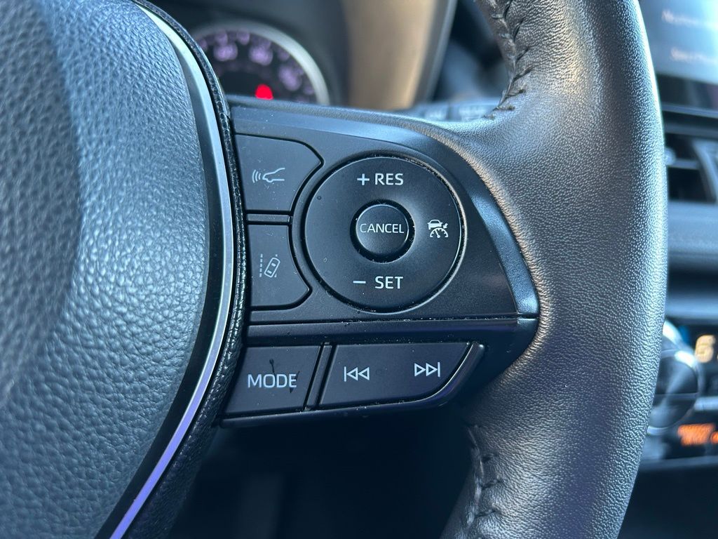 Thumbnail: 2021 Toyota RAV4 - 20