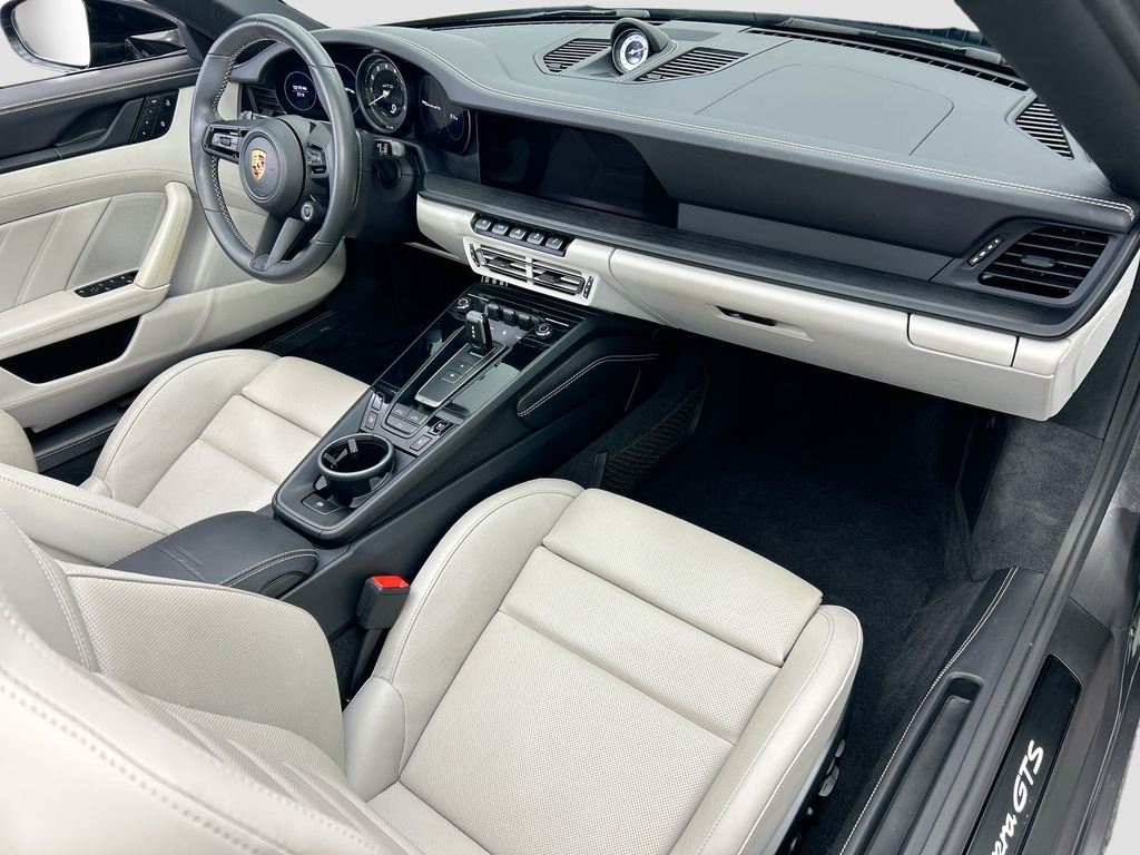 Thumbnail: 2023 Porsche 911 - 20