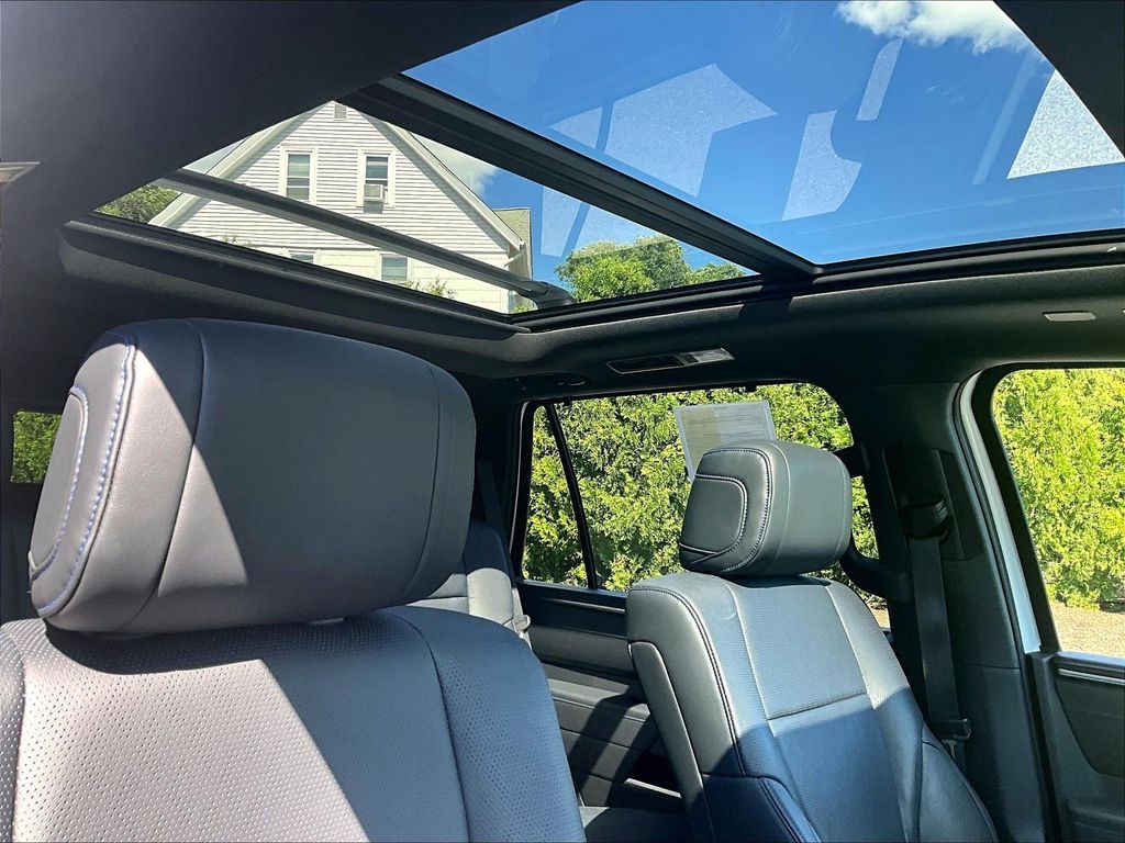 2024 Toyota Sequoia — photo 23