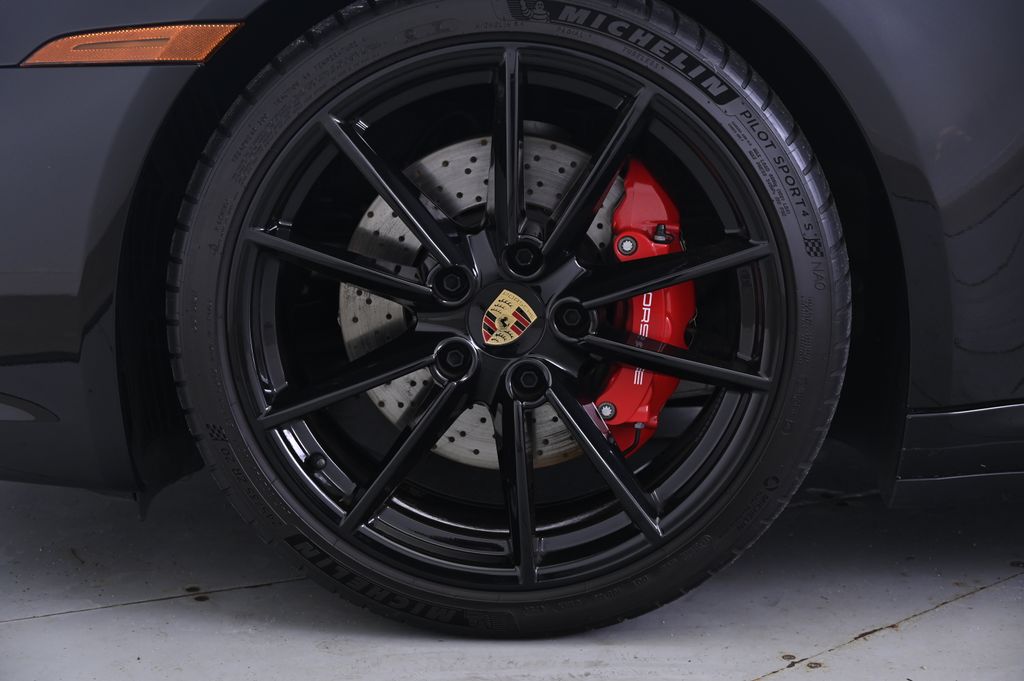 Thumbnail: 2024 Porsche 911 - 14