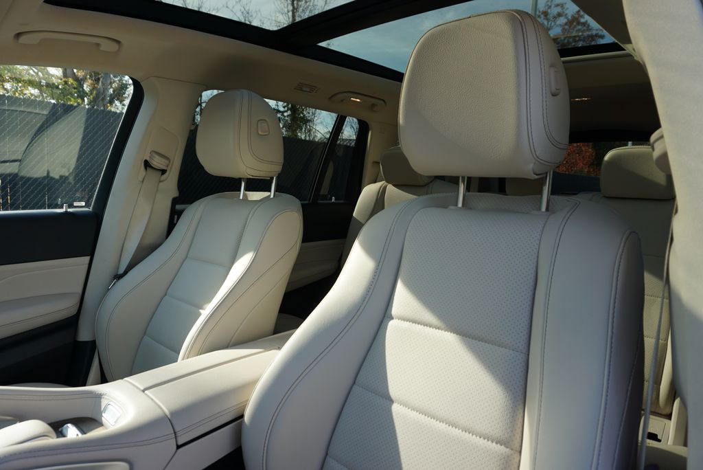 Thumbnail: 2024 Mercedes-Benz GLS - 11