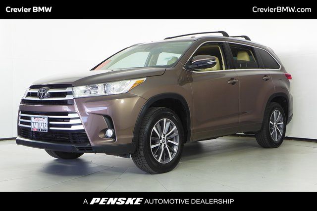 2017 Toyota Highlander XLE 1