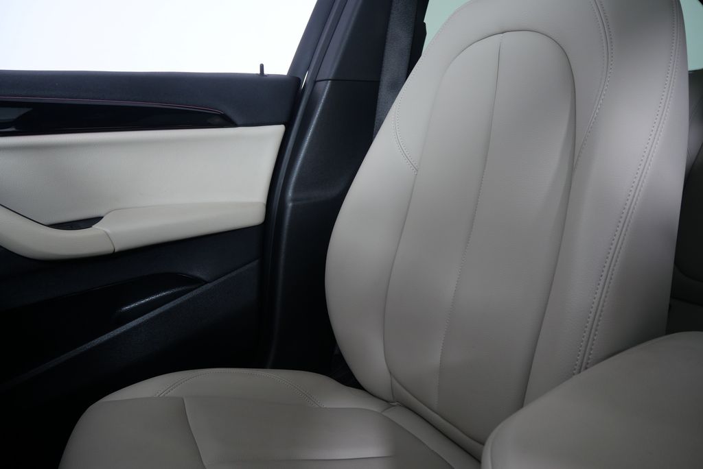 2022 BMW X1 xDrive28i 25