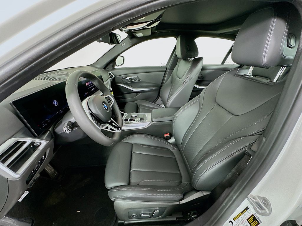 Thumbnail: 2026 BMW 3 Series - 16