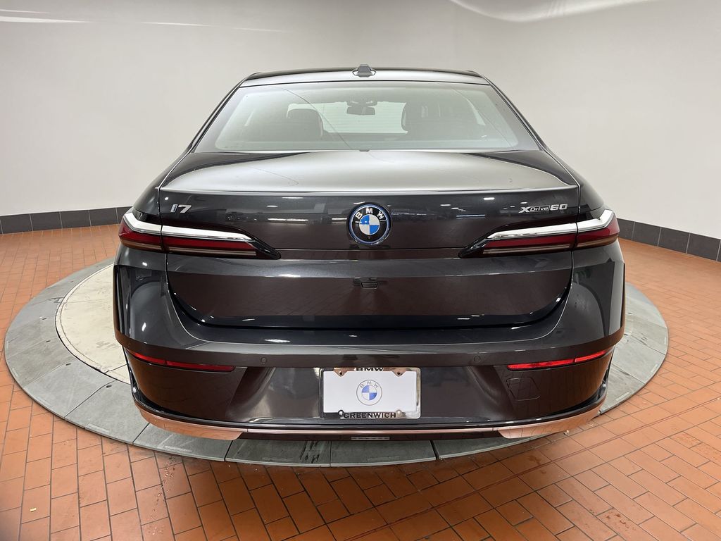 Thumbnail: 2024 BMW i7 - 24