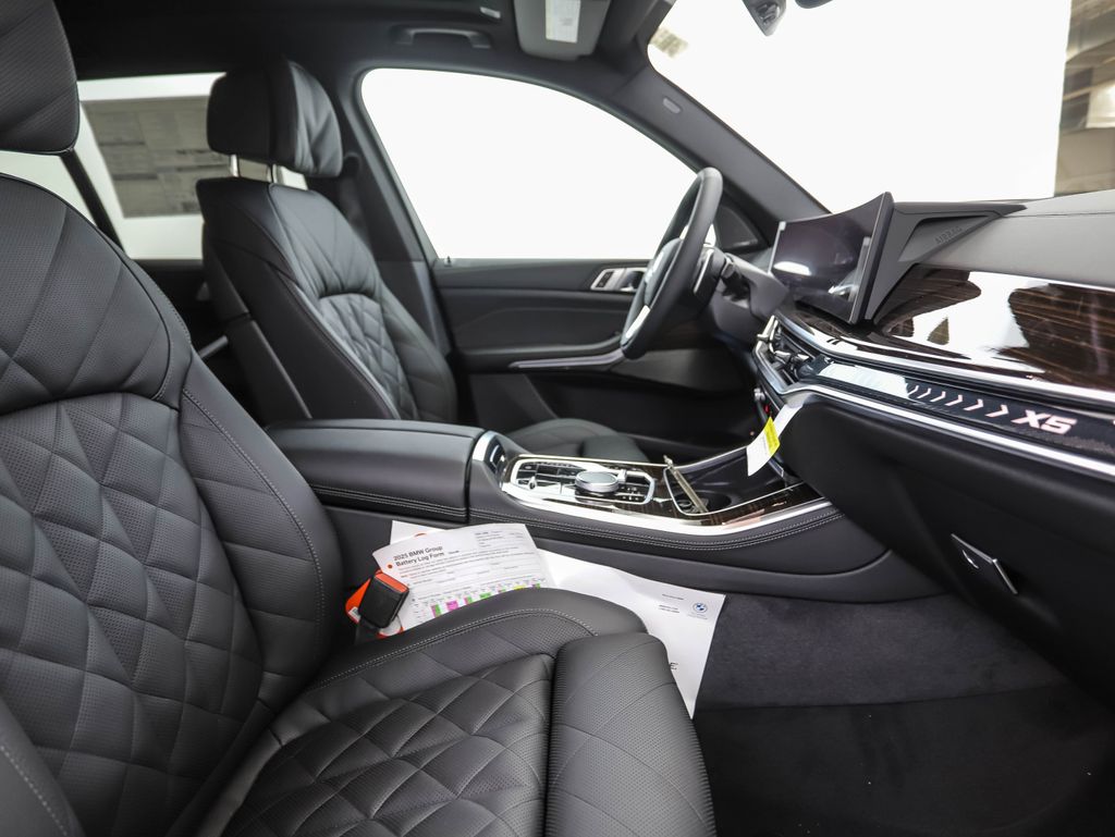 Thumbnail: 2026 BMW X5 - 29
