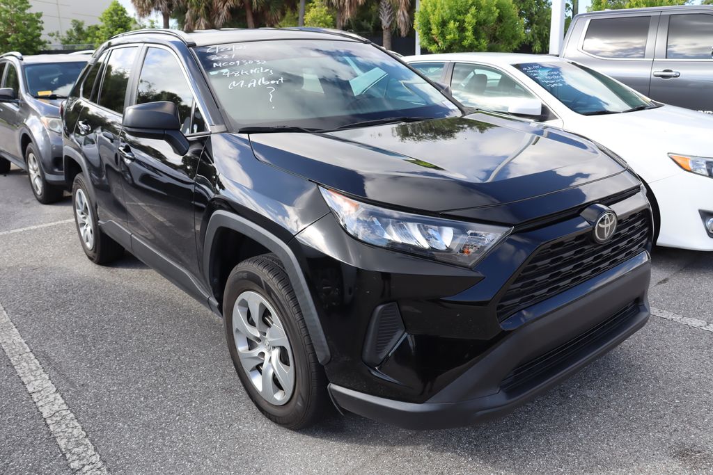 Thumbnail: 2021 Toyota RAV4 - 6