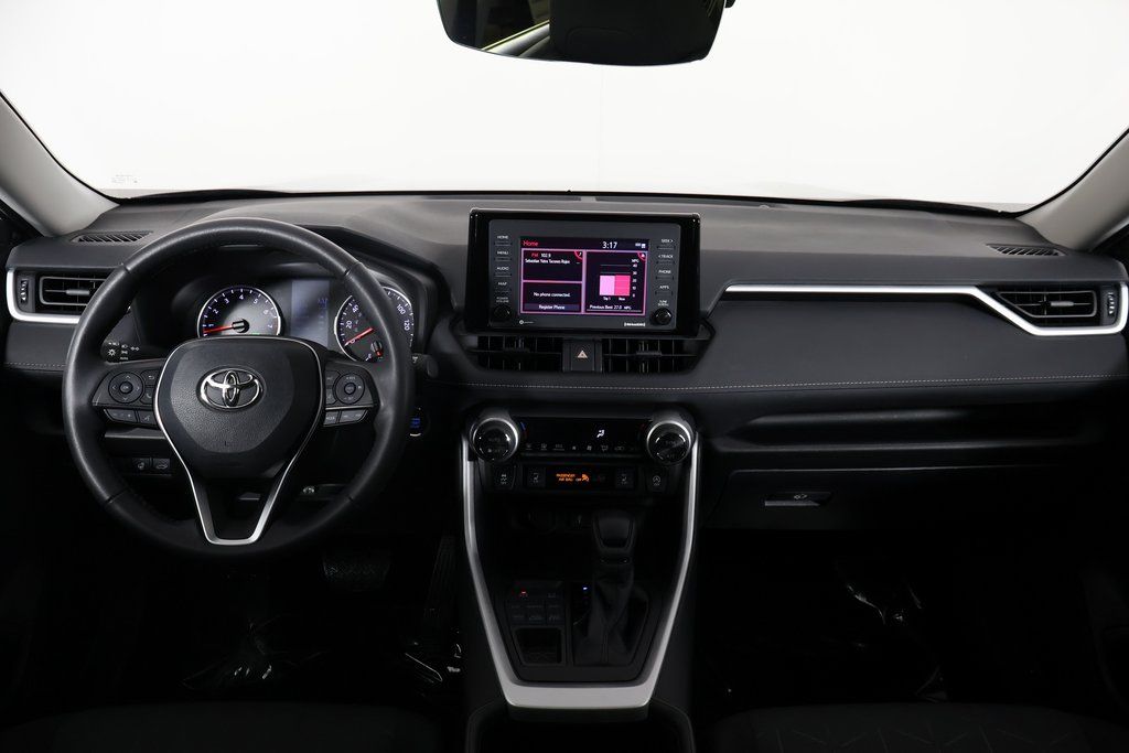 2022 Toyota RAV4 XLE 8