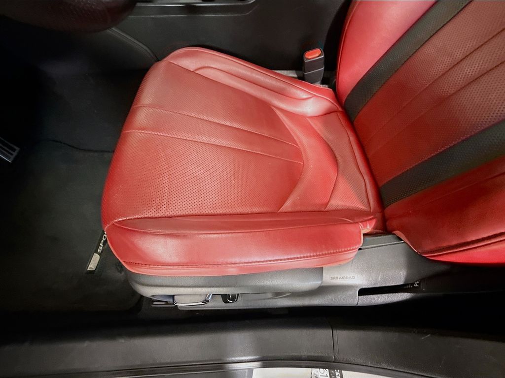 Thumbnail: 2021 Lexus ES - 20