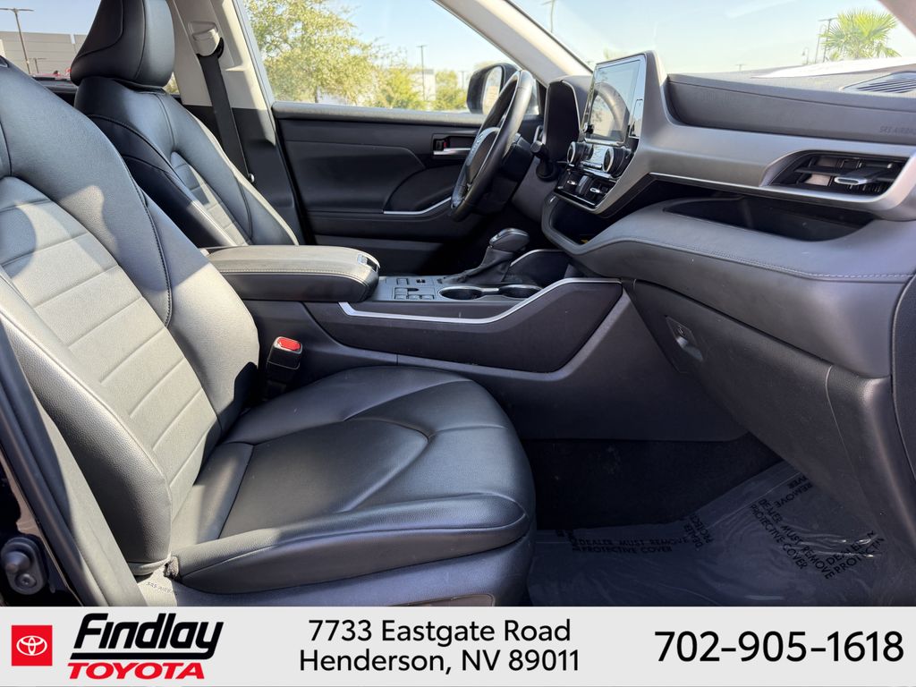 Used 2024 Toyota Highlander SUV