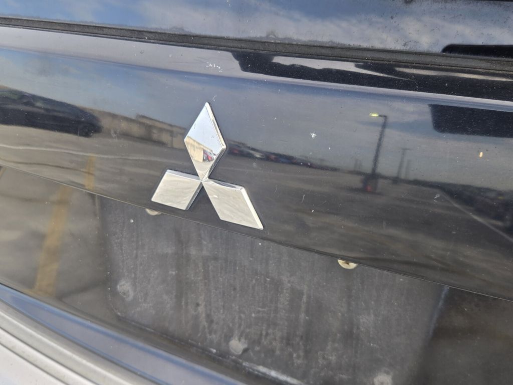 2010 Mitsubishi Outlander - $2,995
