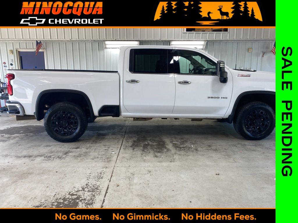 Summit White 2021 Chevrolet Silverado 3500HD Pickup Truck Four-Wheel Drive Automatic