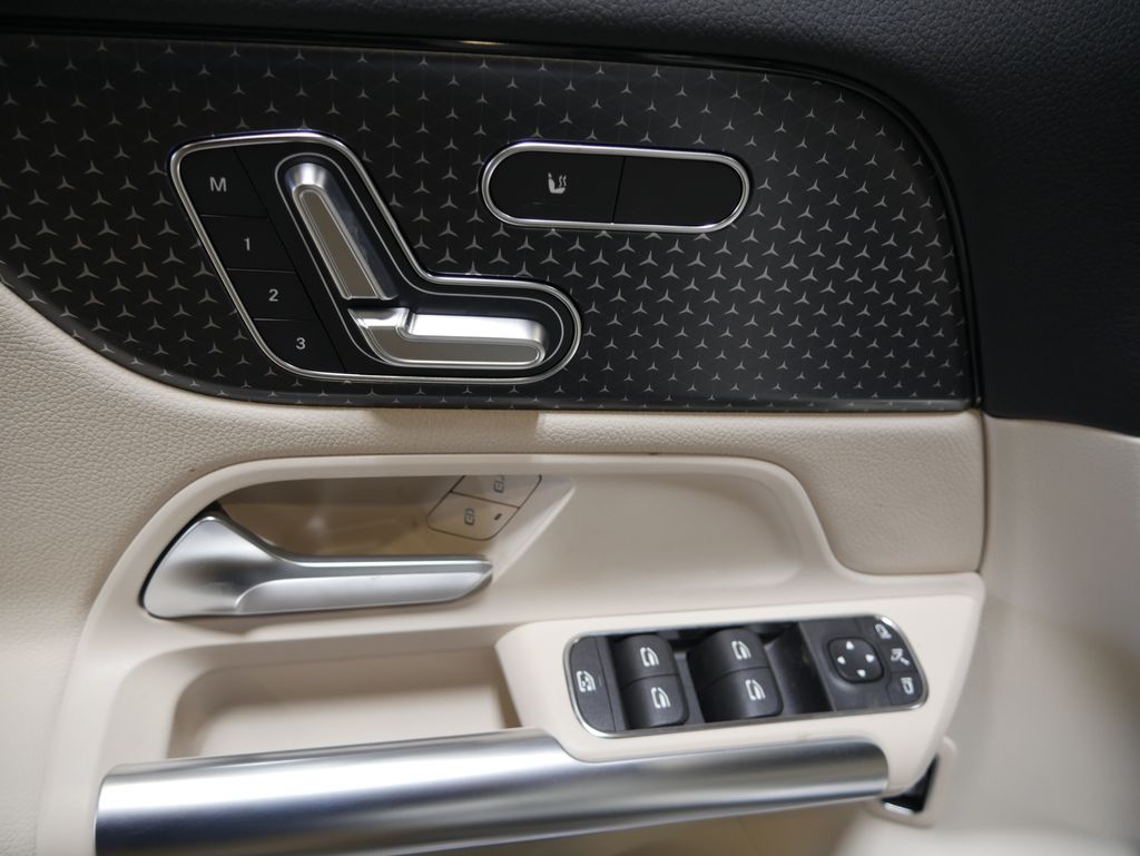 Thumbnail: 2026 Mercedes-Benz GLA - 17