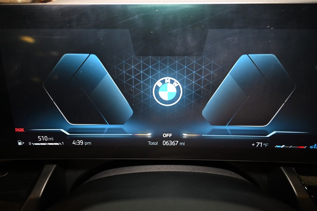 Thumbnail: 2025 BMW 5 Series - 26