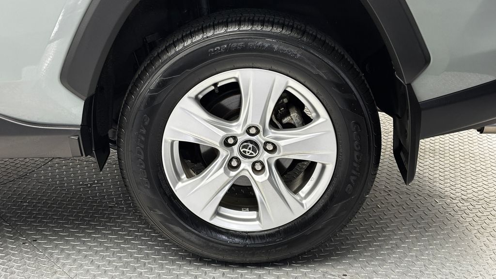 Thumbnail: 2020 Toyota RAV4 - 6