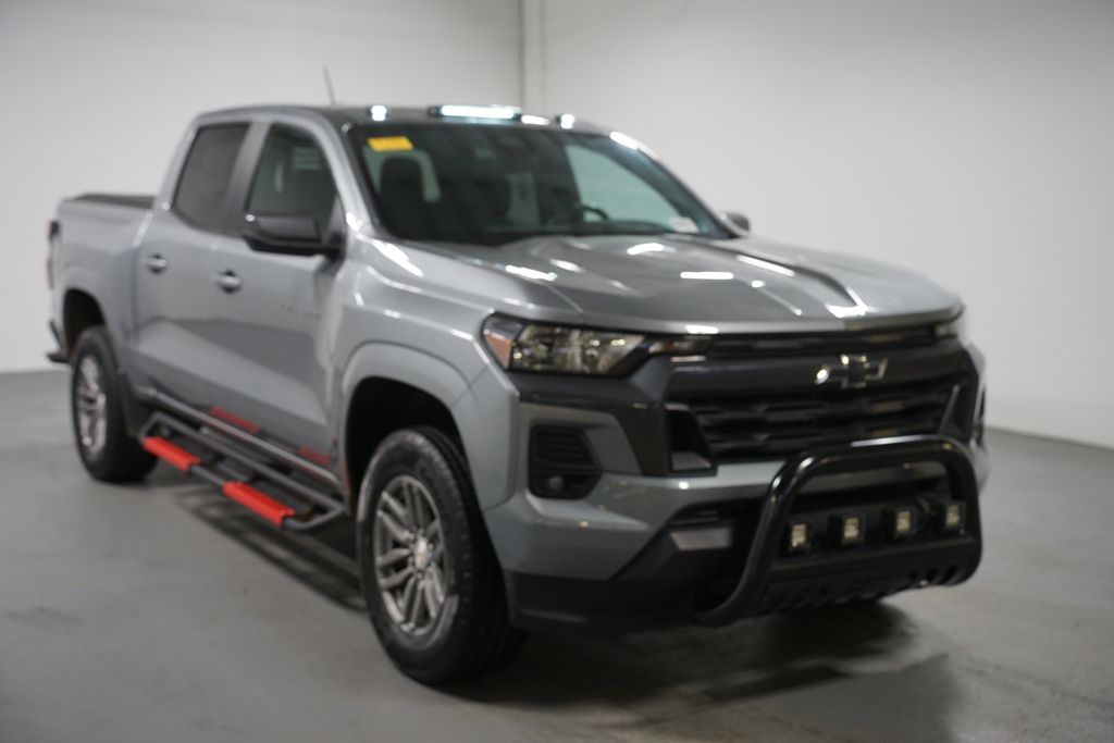 Thumbnail: 2024 Chevrolet Colorado - 3