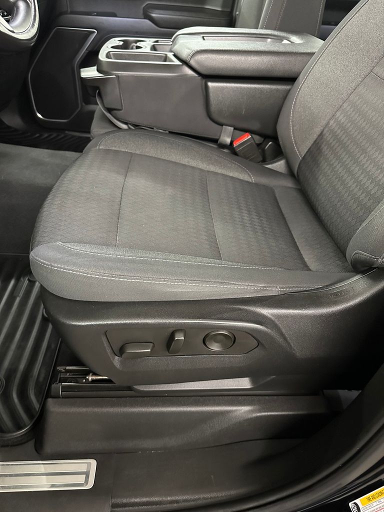 used 2022 Chevrolet Silverado 1500 car, priced at $30,985