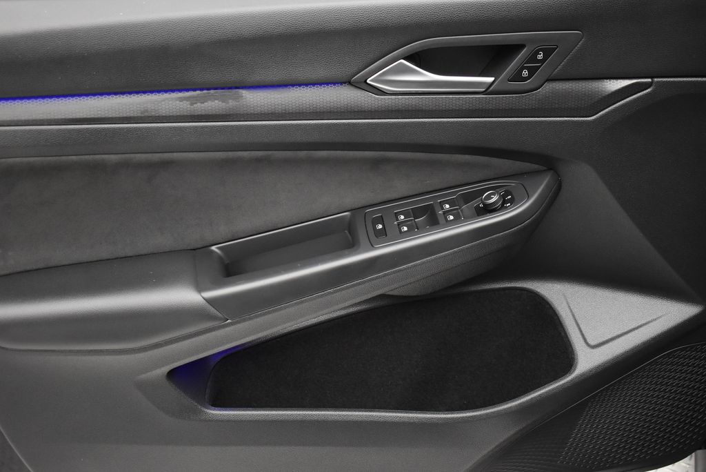 Thumbnail: 2024 Volkswagen Golf - 9