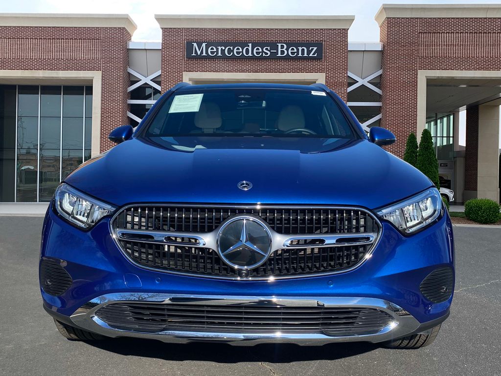 2024 Mercedes-Benz GLC 300 2