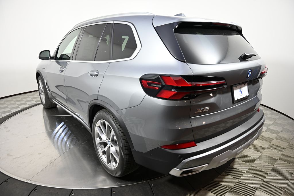 Thumbnail: 2026 BMW X5 - 3