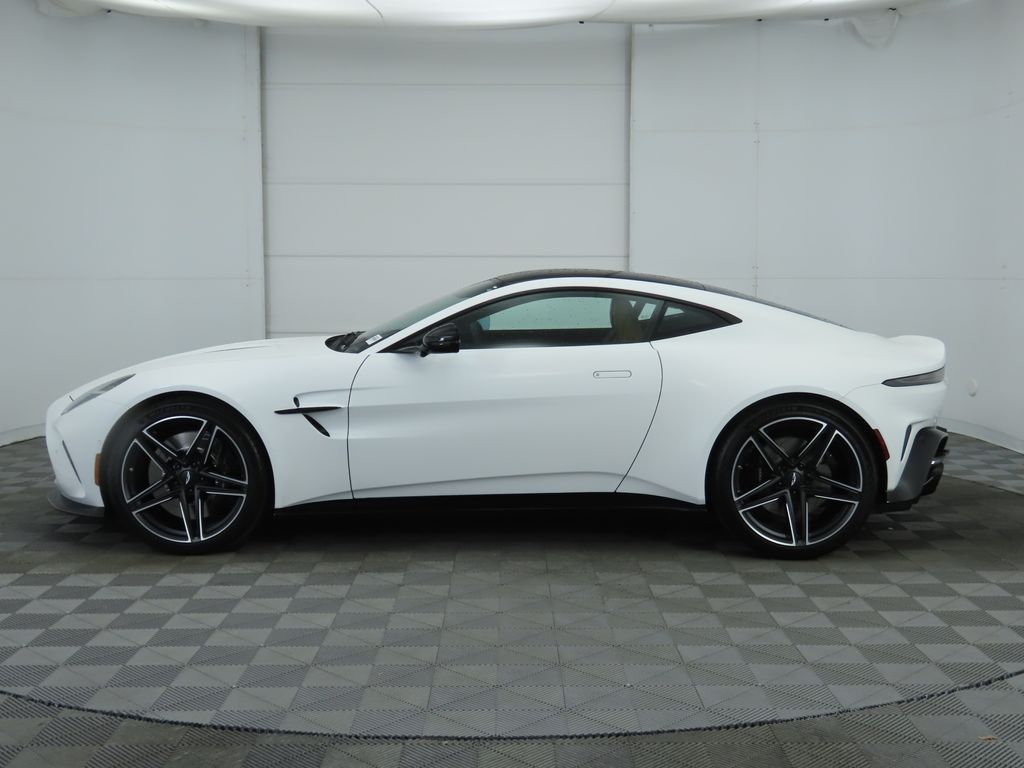 Thumbnail: 2025 Aston Martin Vantage - 8