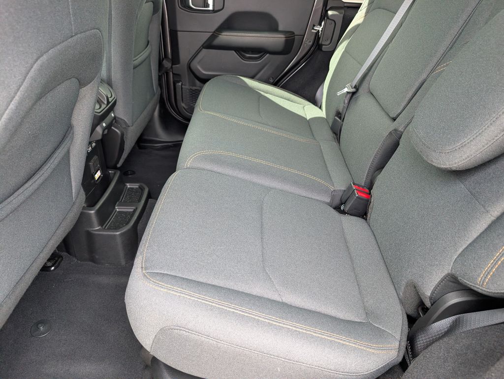 Used 2025 Jeep Wrangler SUV
