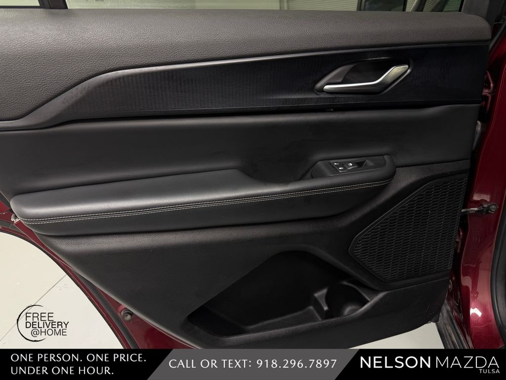 Used 2023 Red Jeep Laredo image 33