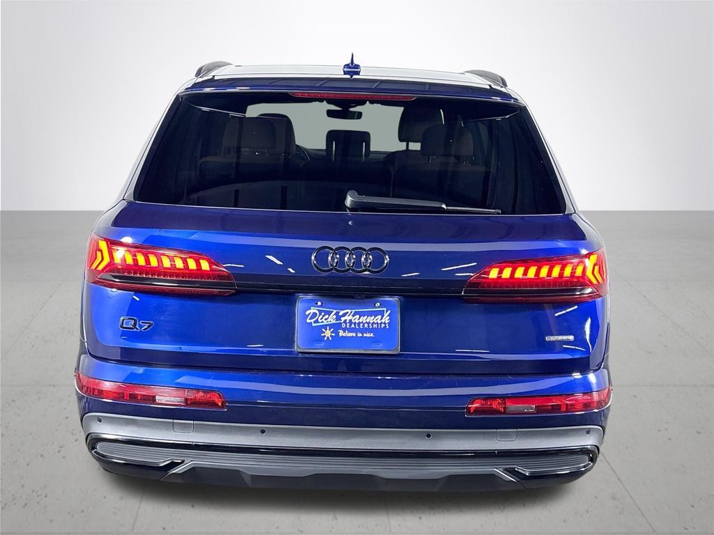 2022 Audi Q7 55 Premium Plus