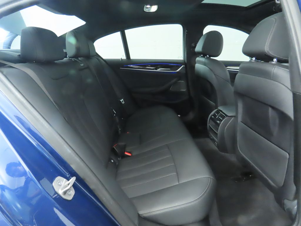 Thumbnail: 2023 BMW 5 Series - 23