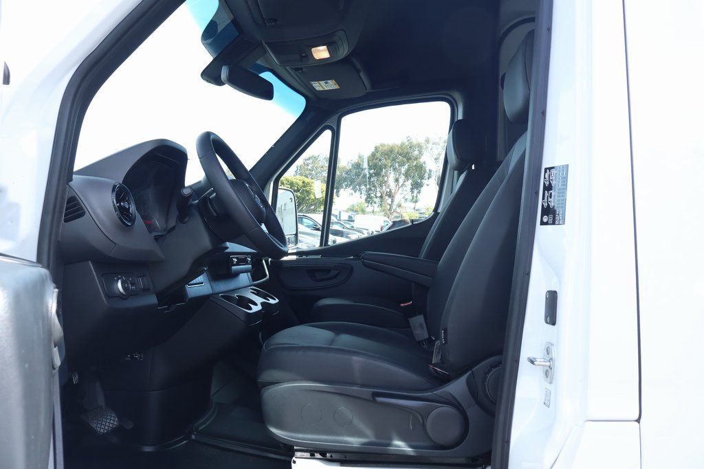 2025 Mercedes-Benz Sprinter 3500 6
