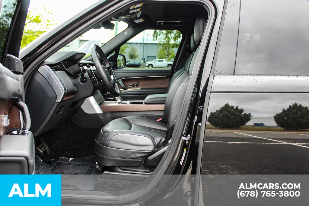 Used 2024 Black Land Rover SE image 17
