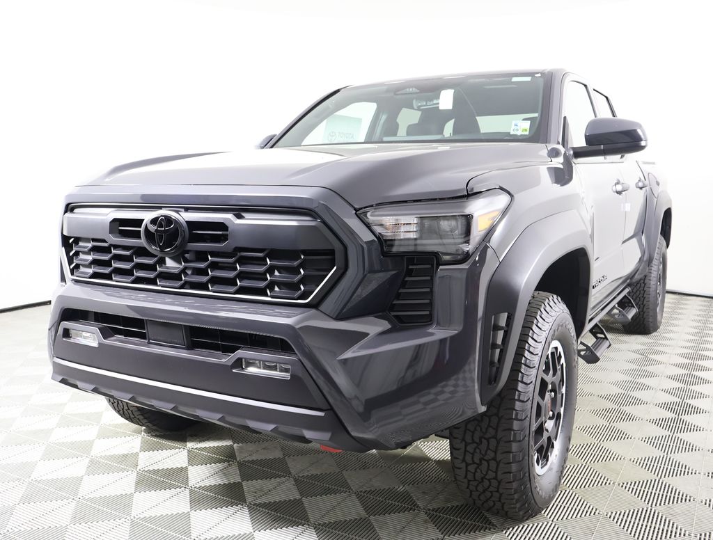 2025 Toyota Tacoma TRD Off-Road Double Cab photo 2