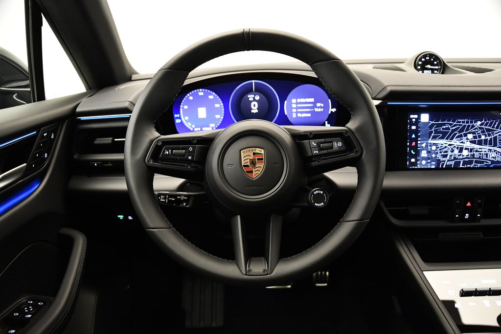 Thumbnail: 2025 Porsche Macan - 23