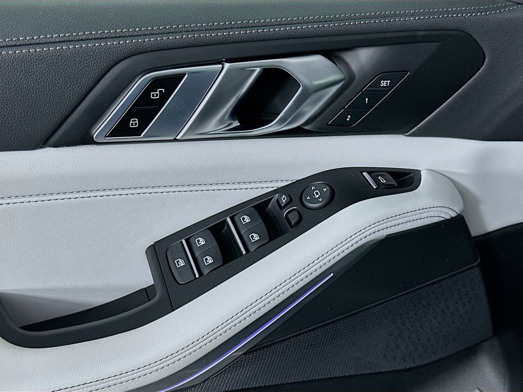 Thumbnail: 2023 BMW X5 - 18