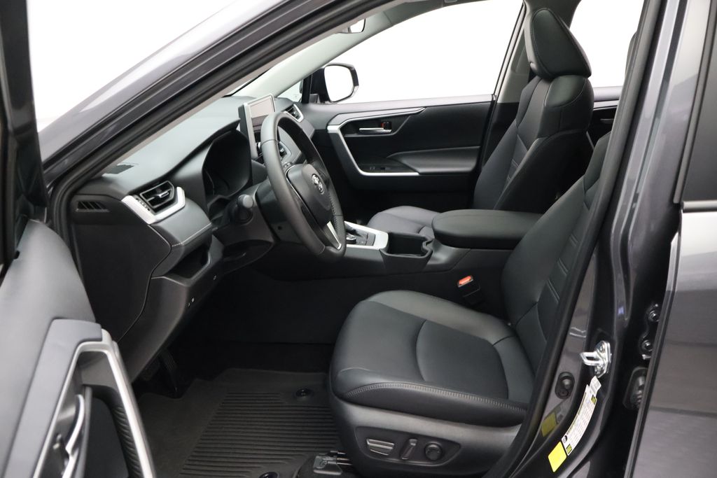 Thumbnail: 2025 Toyota RAV4 - 14