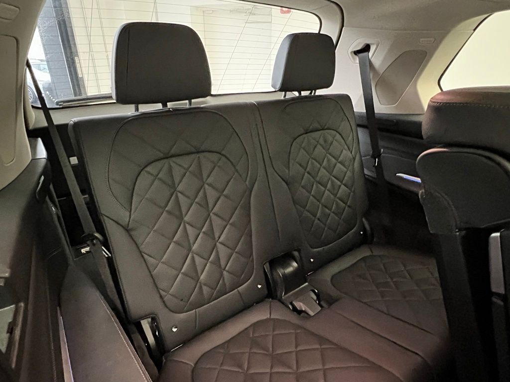 Thumbnail: 2025 BMW X7 - 9