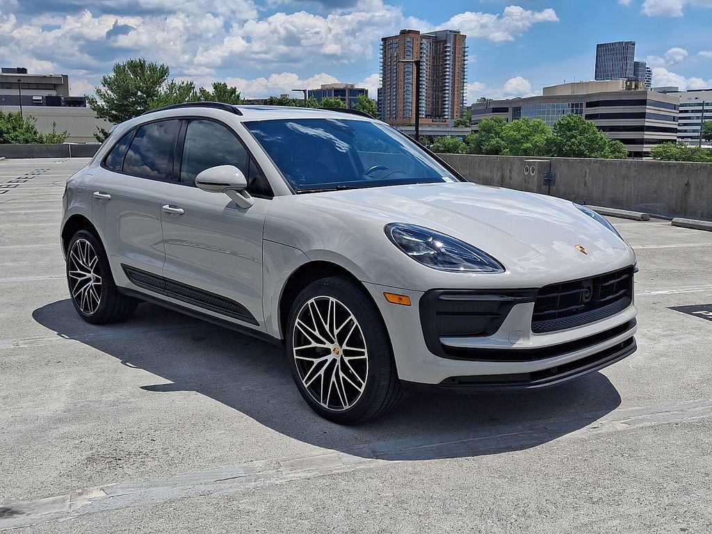 Thumbnail: 2023 Porsche Macan - 7