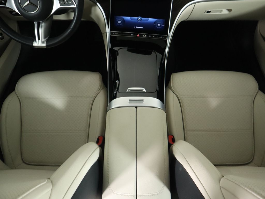 Thumbnail: 2022 Mercedes-Benz C-Class - 17