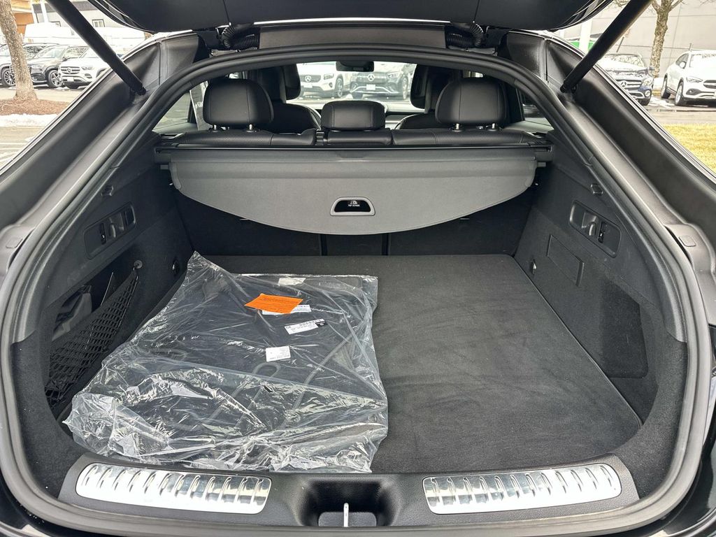 Thumbnail: 2025 Mercedes-Benz GLC - 24